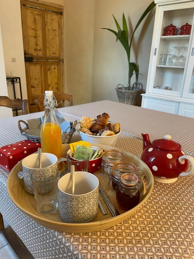 Mas De La Forge Noguier Bed & Breakfast Vergeze Ngoại thất bức ảnh