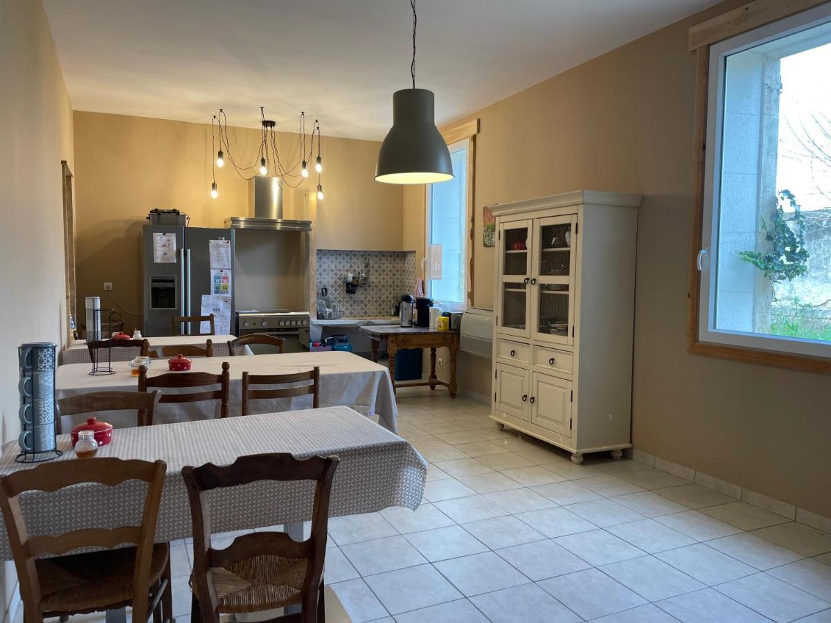 Mas De La Forge Noguier Bed & Breakfast Vergeze Ngoại thất bức ảnh